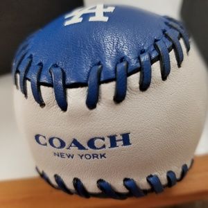 Coach Other - COACH NEW LA DODGERS BASEBALL PAPERWEIGHT Coach Other - COACH NEW LA DODGERS BASEBALL PAPERWEIGHT
